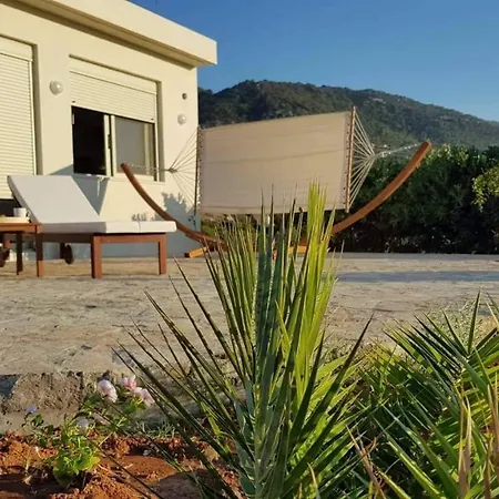 Marina Deluxe Apartments Istro Exterior photo