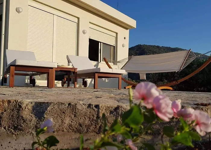 Marina Deluxe Apartments